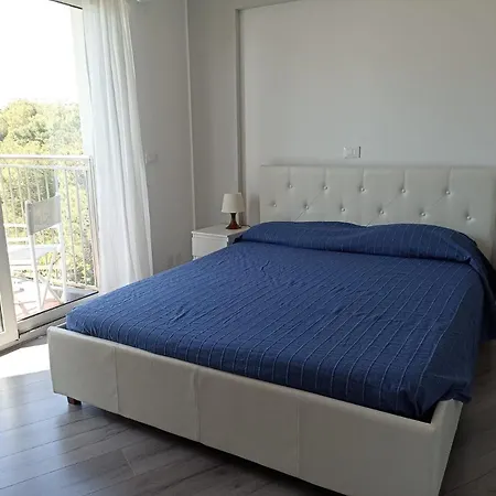 International 12 Apartment